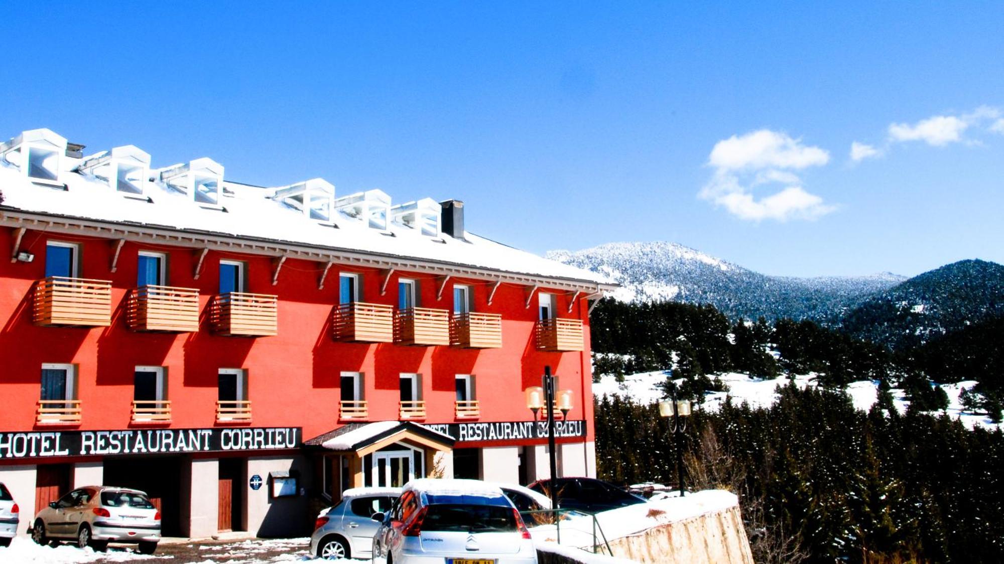 Hotel Corrieu La Llagonne Zewnętrze zdjęcie