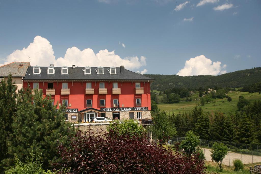 Hotel Corrieu La Llagonne Zewnętrze zdjęcie