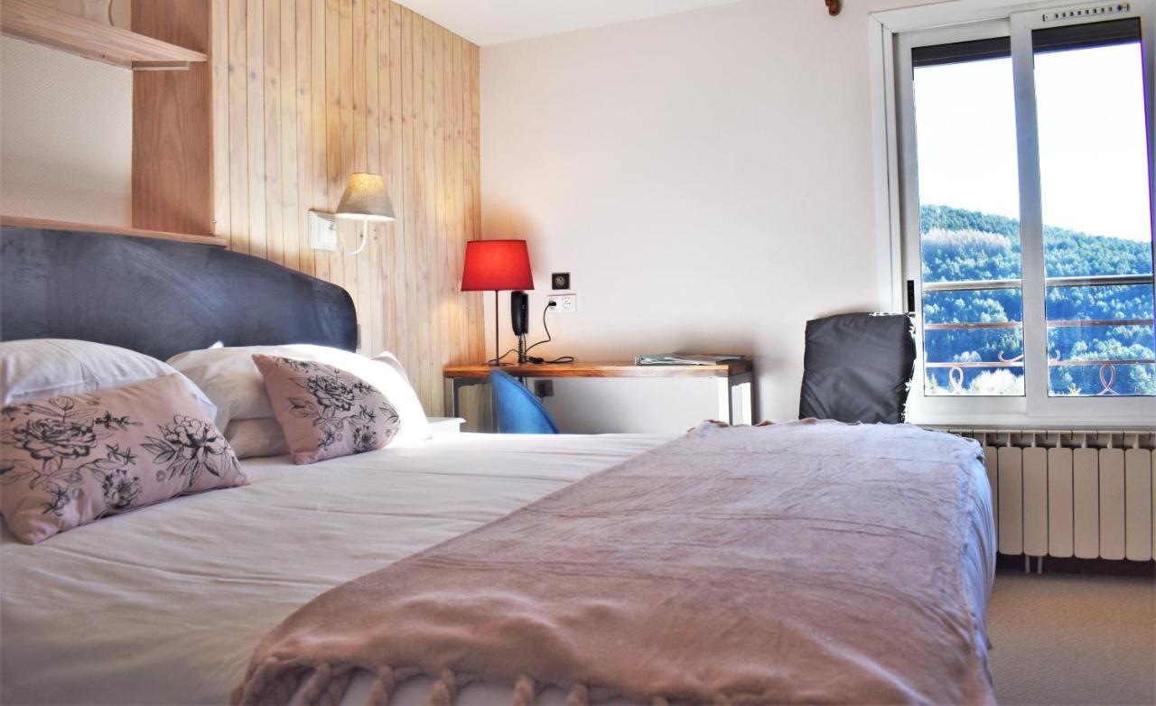 Hotel Corrieu La Llagonne Zewnętrze zdjęcie