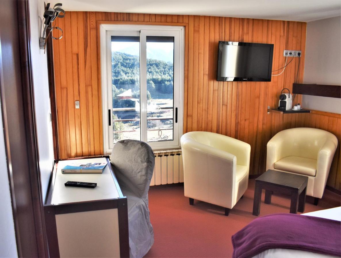 Hotel Corrieu La Llagonne Zewnętrze zdjęcie